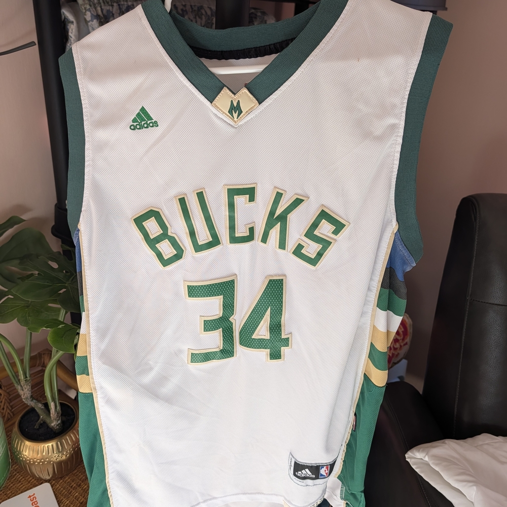 Milwaukee Bucks Basketball Jersey